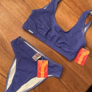 Seasons official color changing bikini